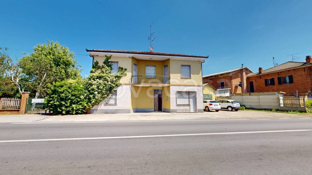 casa indipendente in vendita a Bra in zona Pollenzo