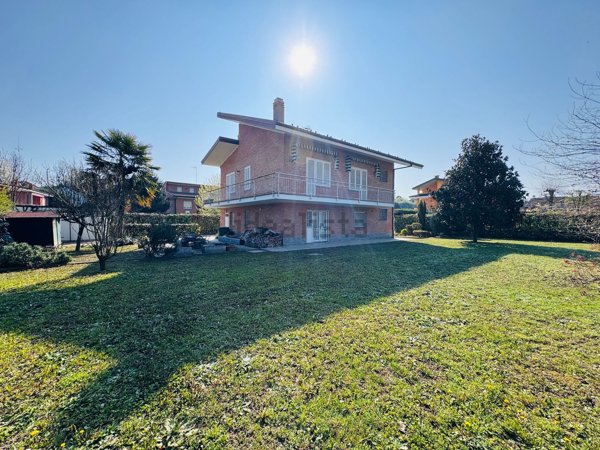 casa indipendente in vendita a Bra in zona San Michele