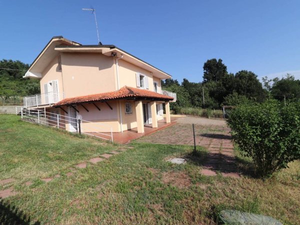 casa indipendente in vendita a Bra