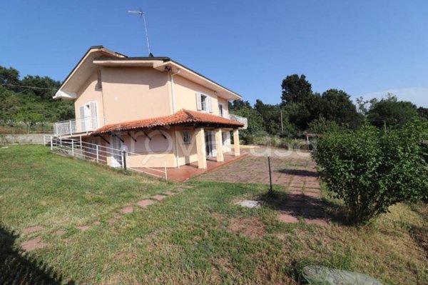 casa indipendente in vendita a Bra