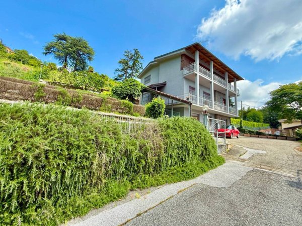 casa indipendente in vendita a Bra