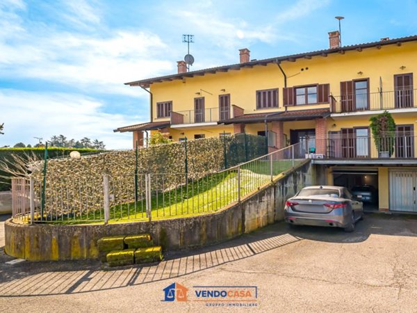 casa indipendente in vendita a Bra in zona San Michele
