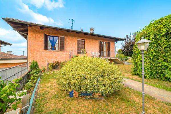 casa indipendente in vendita a Bra