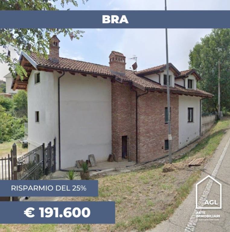 casa indipendente in vendita a Bra