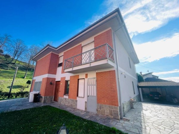 appartamento in vendita a Bra in zona San Michele