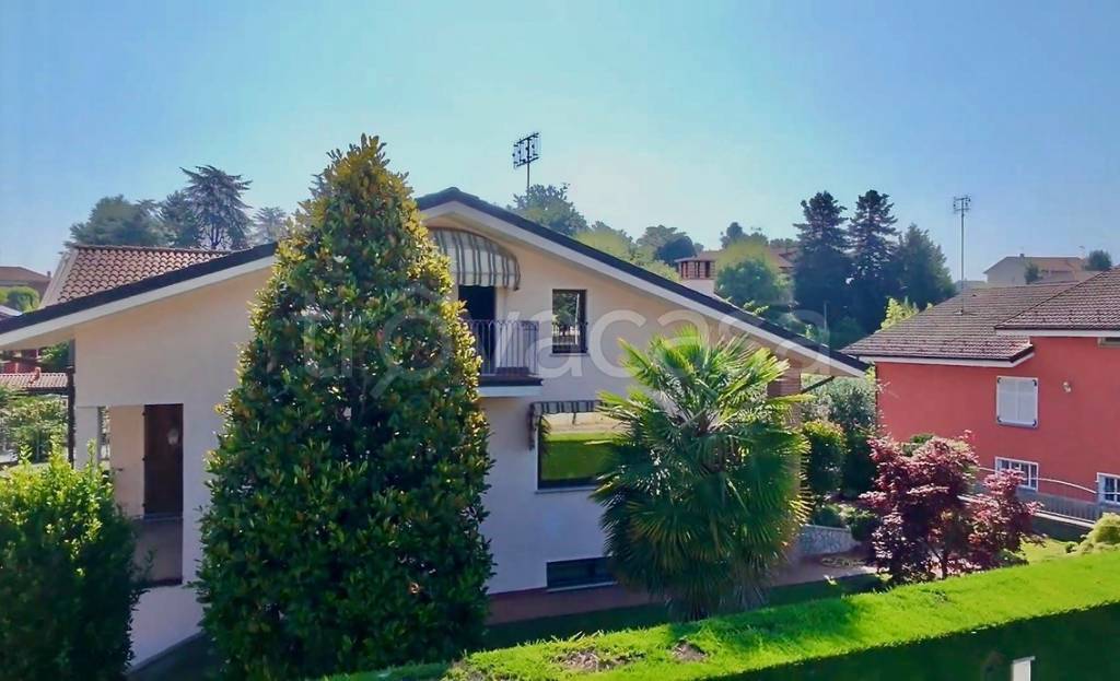 casa indipendente in vendita a Bra in zona San Michele