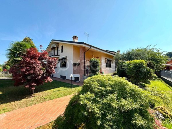 casa indipendente in vendita a Bra in zona San Michele