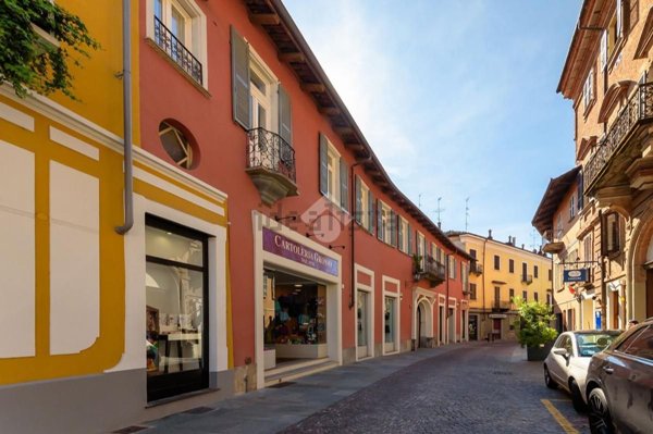 locale commerciale in vendita a Bra