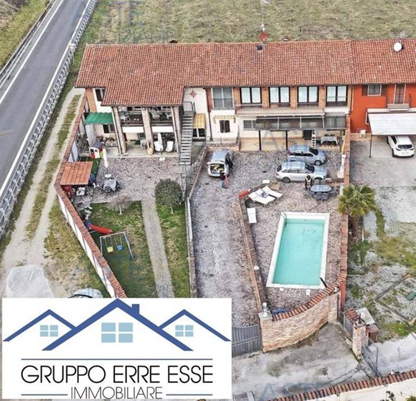 casa indipendente in vendita a Bra in zona Falchetto