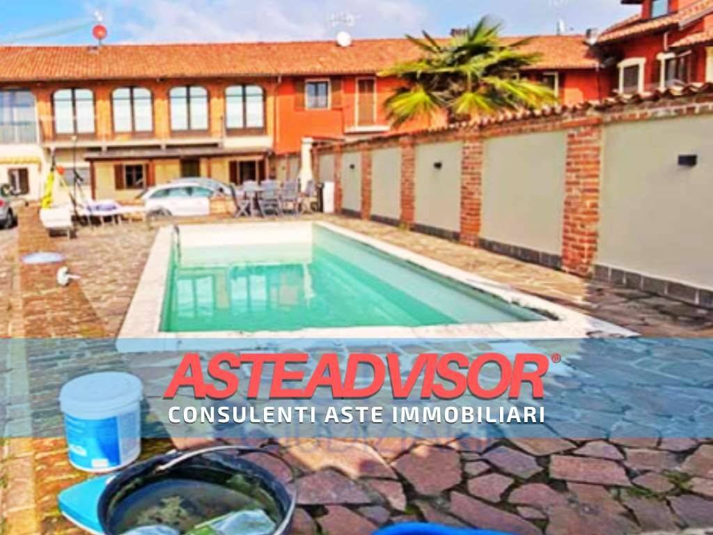 casa indipendente in vendita a Bra in zona Falchetto