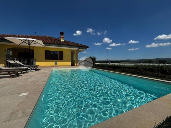 casa indipendente in vendita a Bra