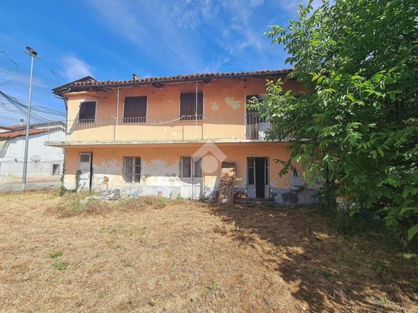 casa indipendente in vendita a Bra in zona Bandito