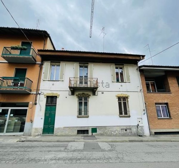 casa indipendente in vendita a Bra