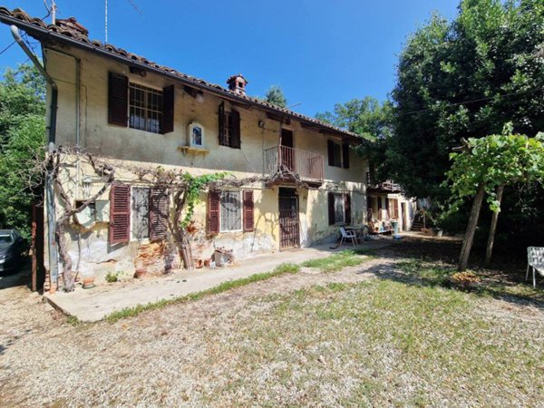 casa indipendente in vendita a Bra in zona Bandito