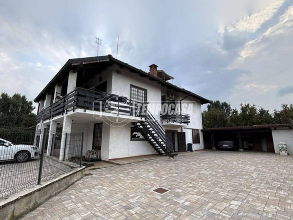 appartamento in vendita a Bra in zona Falchetto