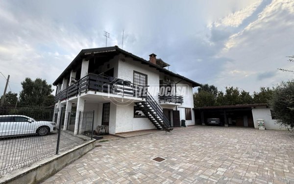 appartamento in vendita a Bra in zona Falchetto