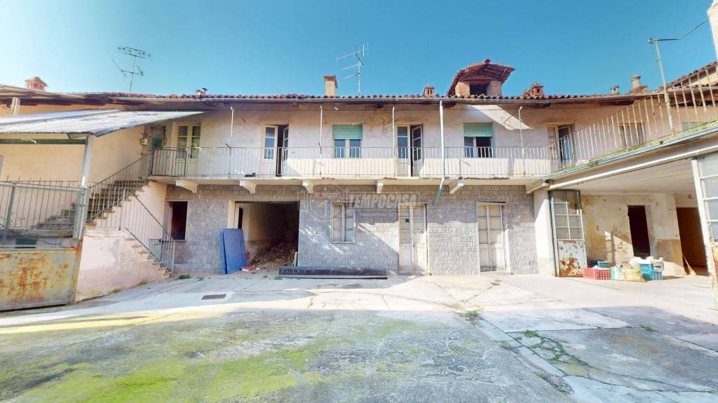 casa indipendente in vendita a Bra