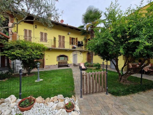 casa semindipendente in vendita a Bra