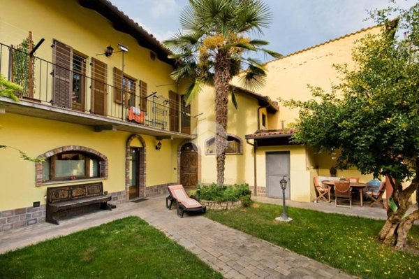 casa indipendente in vendita a Bra