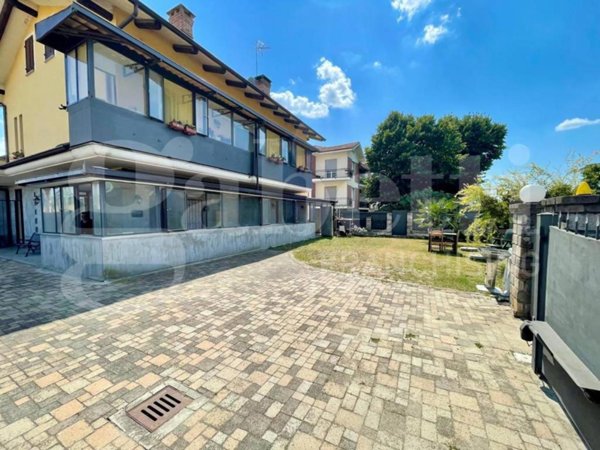 appartamento in vendita a Bra in zona Piumati