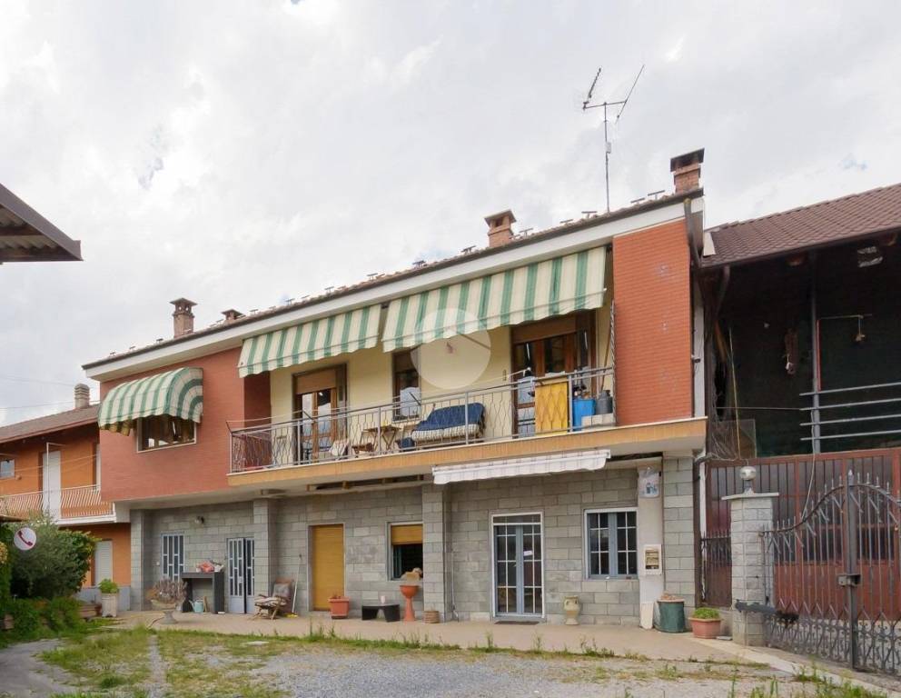 casa semindipendente in vendita a Bra