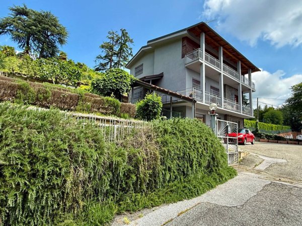 casa indipendente in vendita a Bra