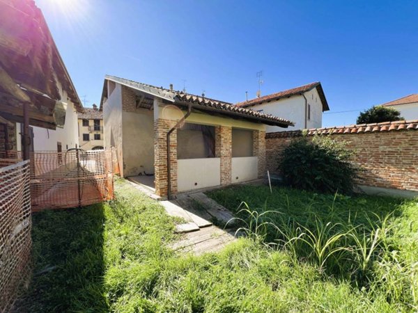 casa indipendente in vendita a Bra in zona Pollenzo