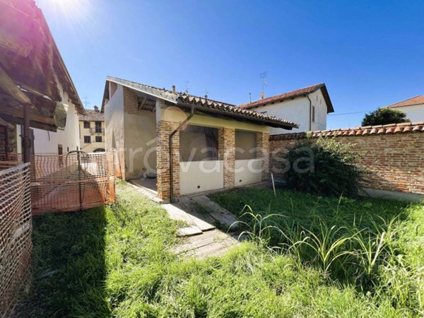 casa indipendente in vendita a Bra in zona Pollenzo