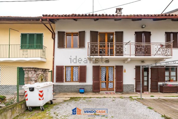 casa indipendente in vendita a Bra in zona San Matteo