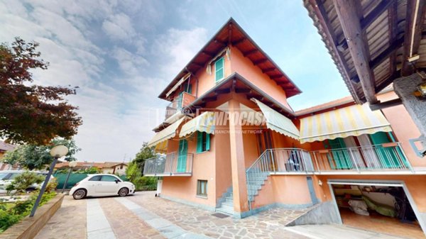 casa indipendente in vendita a Bra