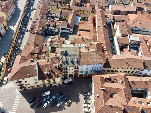 locale commerciale in vendita a Bra