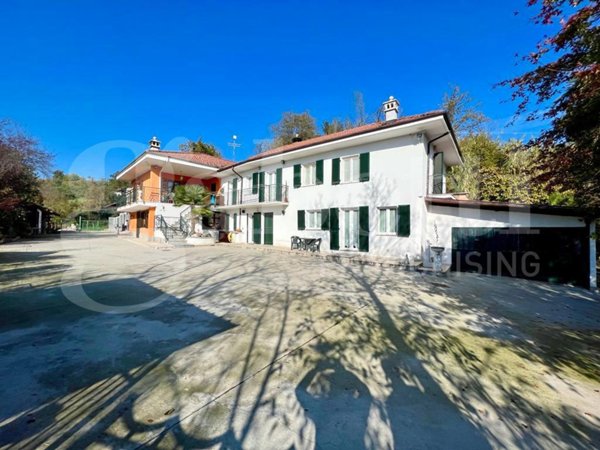 casa indipendente in vendita a Bra