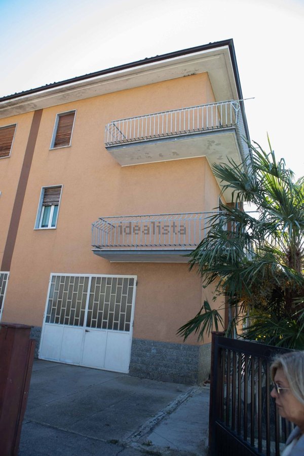casa indipendente in vendita a Bra in zona Bandito