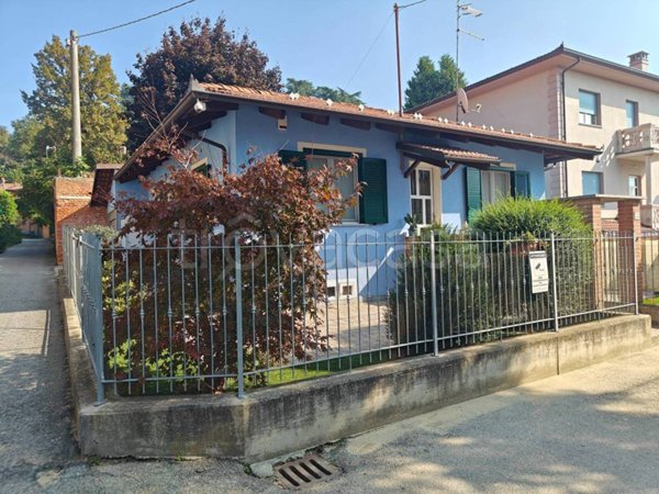 casa indipendente in vendita a Bra