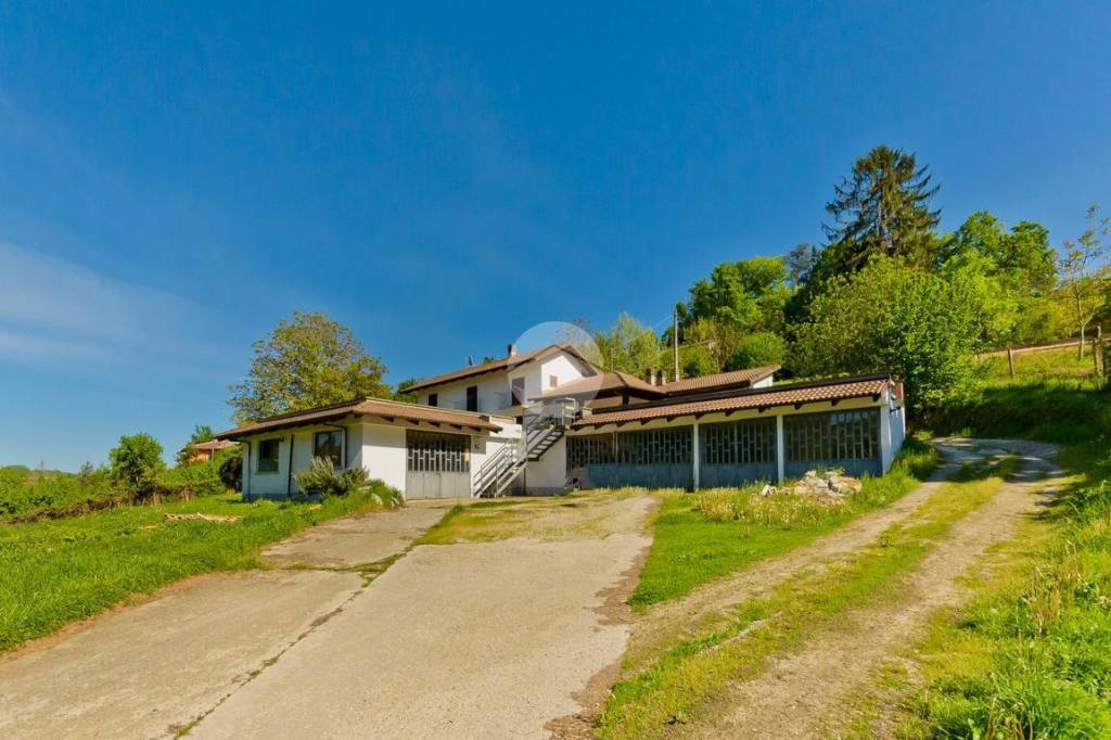 casa indipendente in vendita a Bra