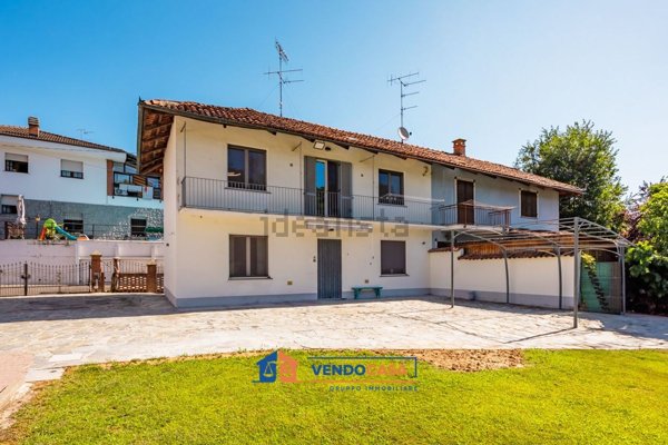 casa indipendente in vendita a Bra
