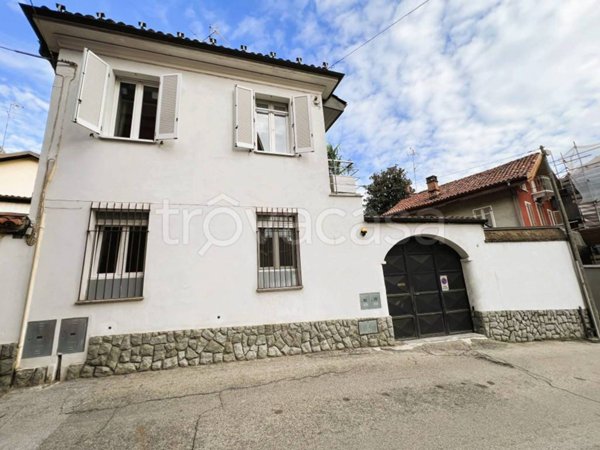 casa indipendente in vendita a Bra