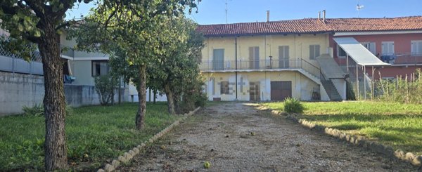 casa indipendente in vendita a Bra