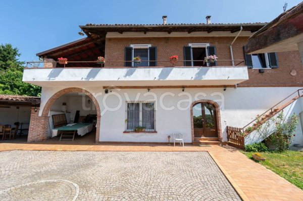 casa indipendente in vendita a Bra