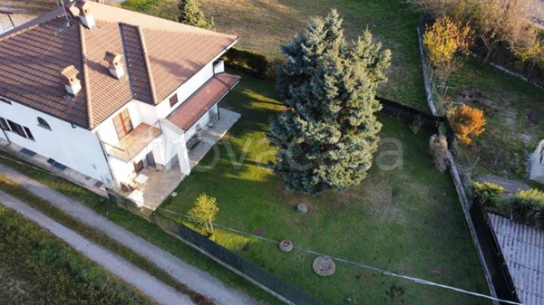 casa indipendente in vendita a Bra in zona Borgo Nuovo