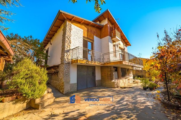 casa indipendente in vendita a Bra