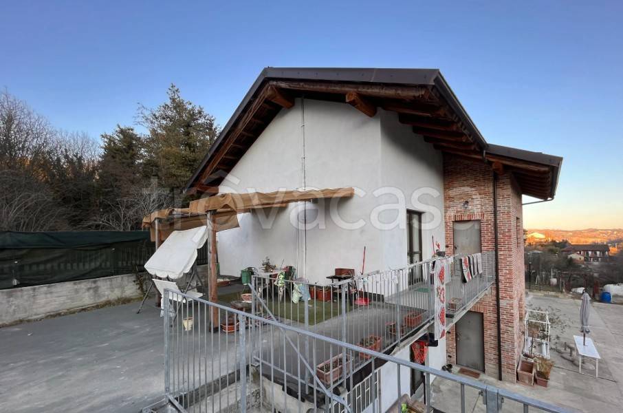 casa indipendente in vendita a Bra
