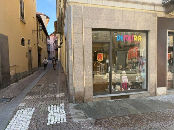 negozio in vendita a Bra