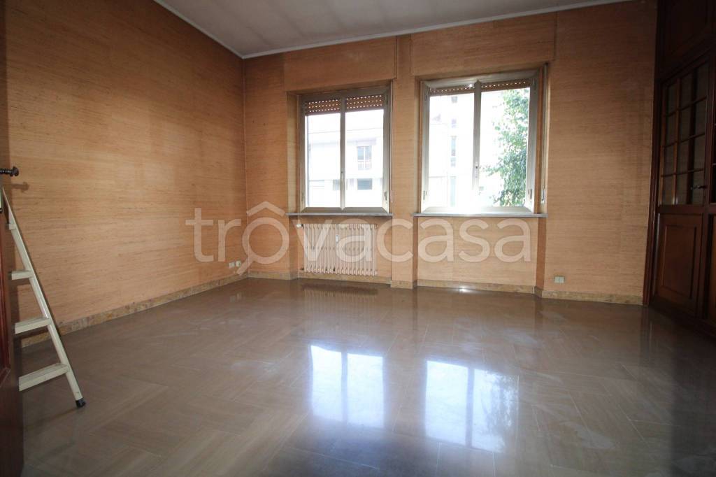 appartamento in vendita a Bra in zona Piumati