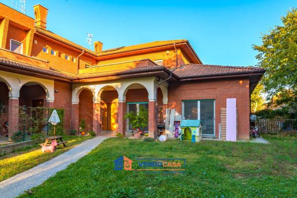 casa indipendente in vendita a Bra