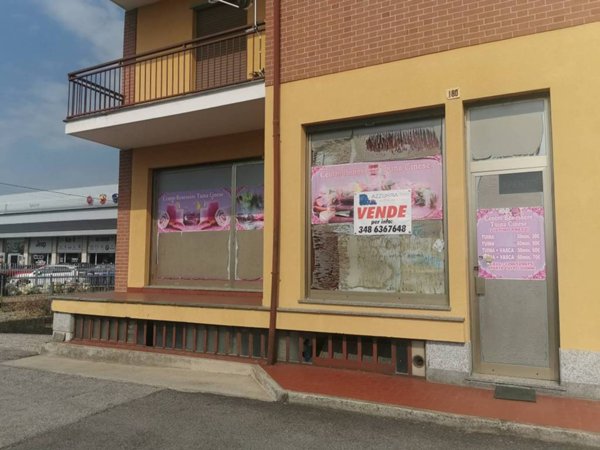 negozio in vendita a Bra