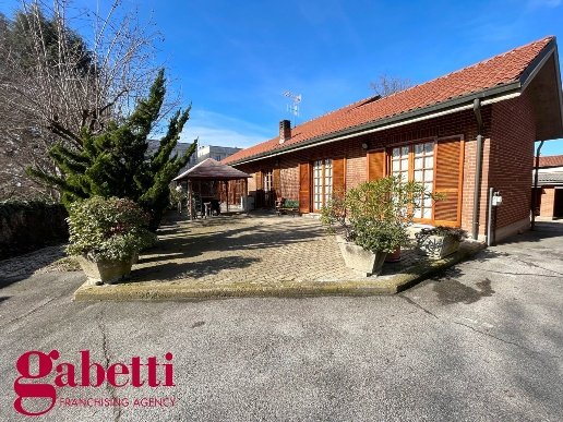 casa indipendente in vendita a Bra