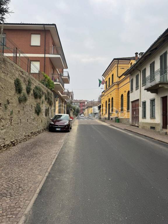 locale di sgombero in vendita a Bra in zona Pollenzo