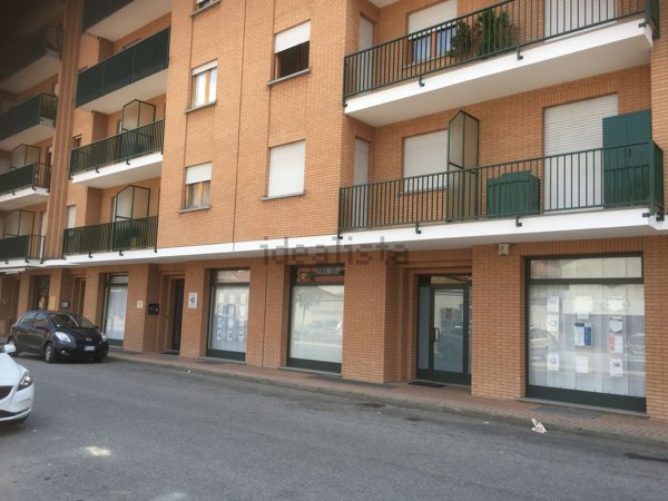 locale commerciale in vendita a Bra