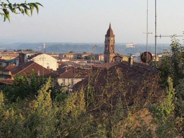 casa indipendente in vendita a Bra